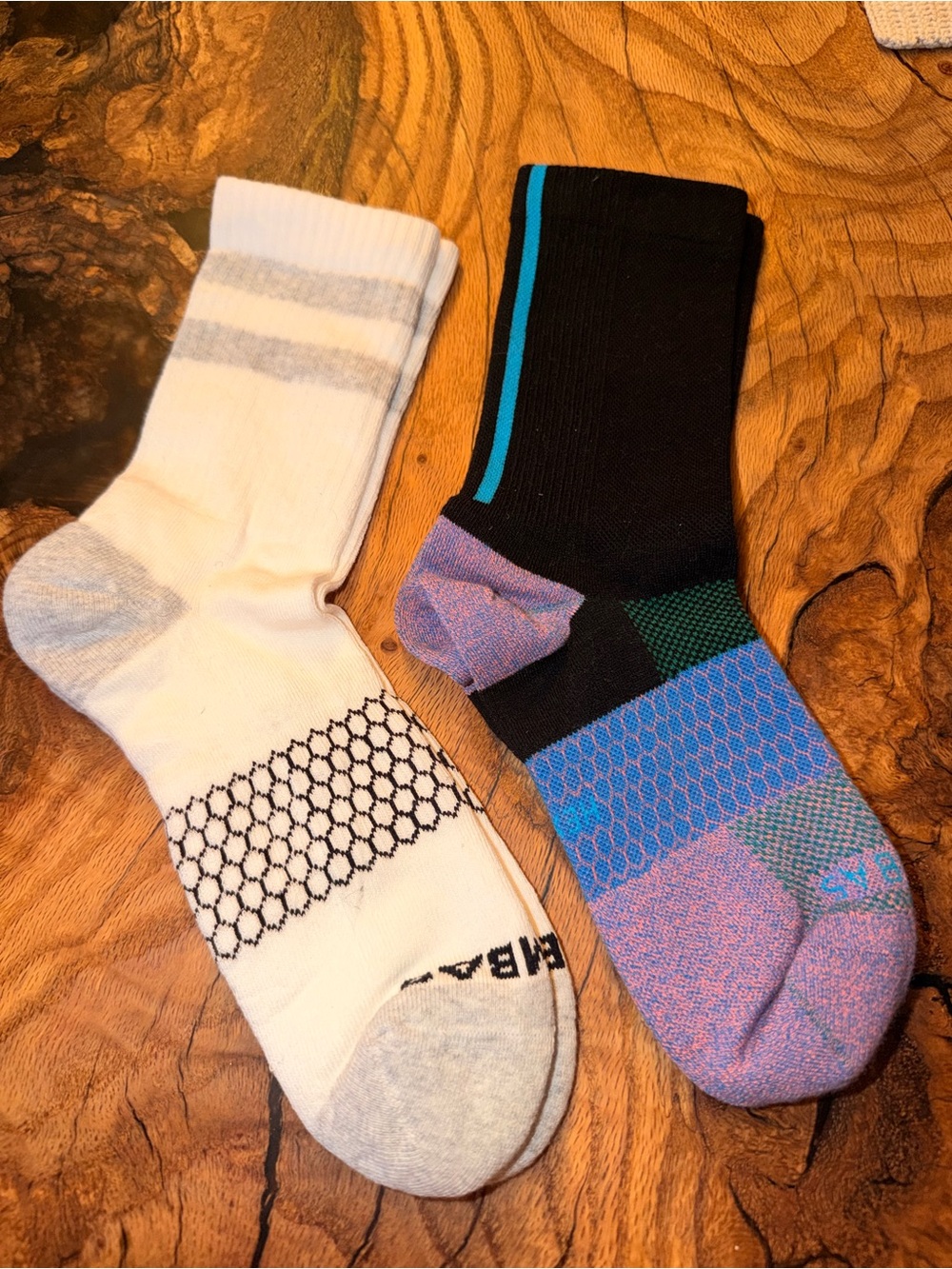 Bombas Crew Socks Size Large 2 Pair Lot White & Black NWOT